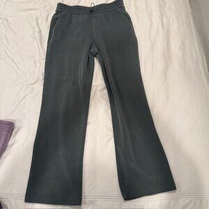 Great condition Lululemon Women's Softstreme High-Rise Straight-Leg Pant Regular
